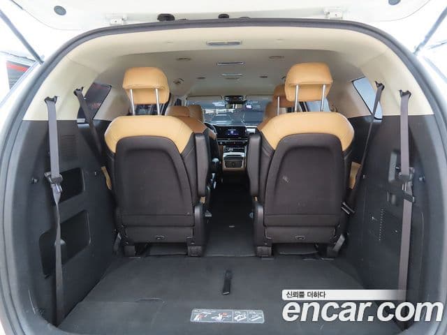 Kia Carnival 2021 — Фото 17/20