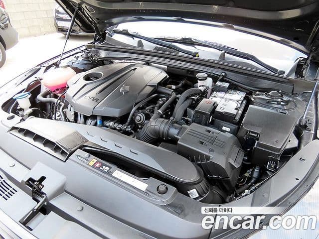 Kia K5 2022 — ფოტო 18/19