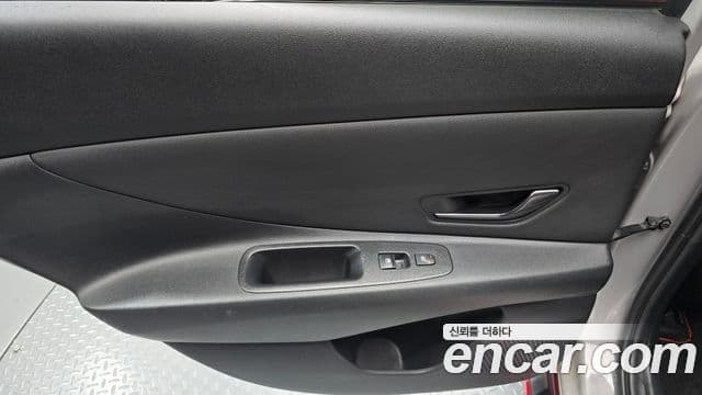 Hyundai The New Avante Hybrid 2022 — Photo 10/33