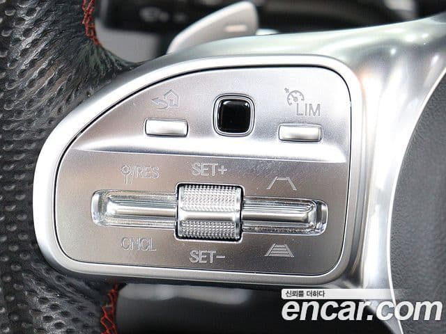 Mercedes-Benz GLB-Class 2023 — Şəkil 11/20