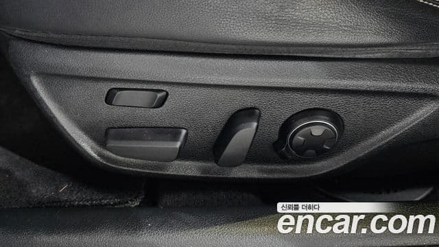 Genesis G70 2018 — Photo 12/37