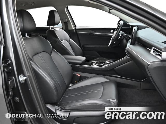 Kia K5 2022 — Şəkil 10/20