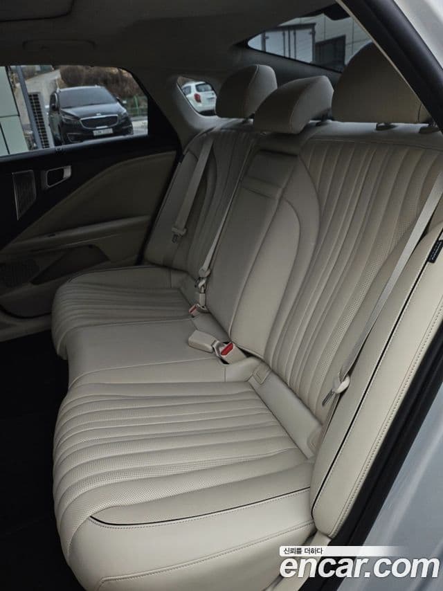 Kia K8 2024 — Şəkil 10/20