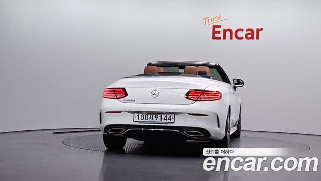 Mercedes-Benz C-Class 2020 — Photo 29/30