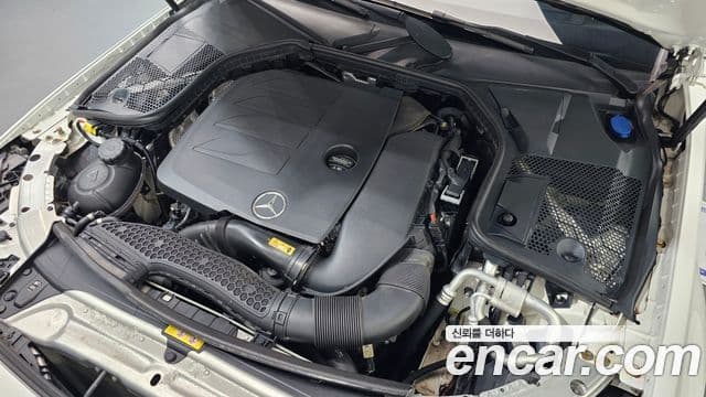 Mercedes-Benz C-Class 2020 — Photo 2/30