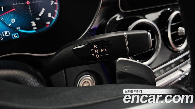 Mercedes-Benz C-Class 2020 — Photo 6/30