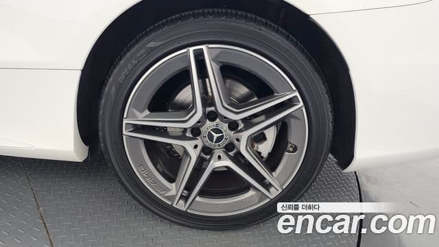 Mercedes-Benz C-Class 2020 — Photo 7/30