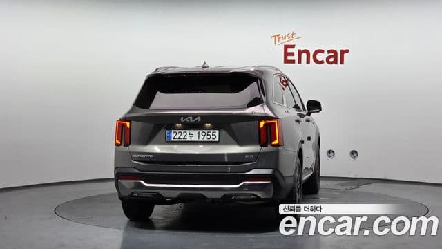 Kia Sorento 2023 — ფოტო 4/20