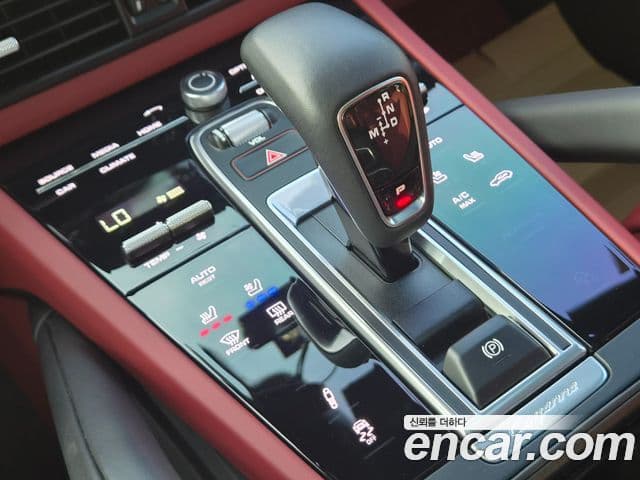 Porsche Cayenne 2022 — Şəkil 7/20
