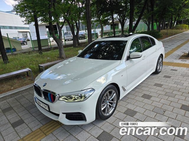 BMW 5 Series 2020 — Фото 1/20