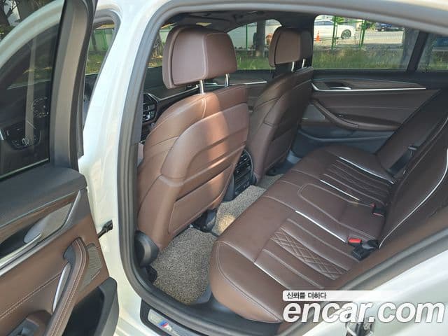 BMW 5 Series 2020 — Фото 13/20