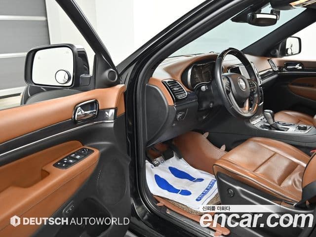 Jeep Grand Cherokee 2020 — Şəkil 11/20