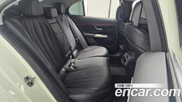 Mercedes-Benz E-Class 2025 — Фото 11/20
