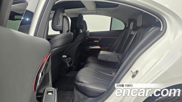 Mercedes-Benz E-Class 2025 — Фото 12/20