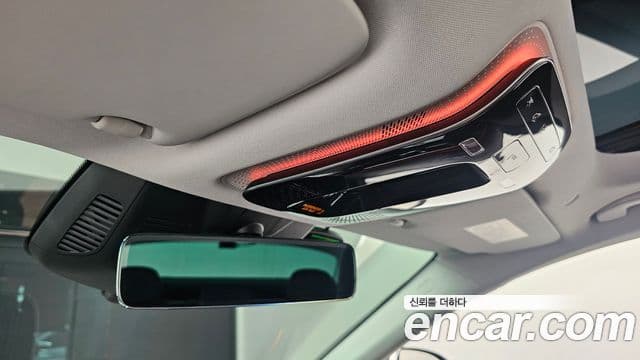 Mercedes-Benz E-Class 2025 — Photo 15/33