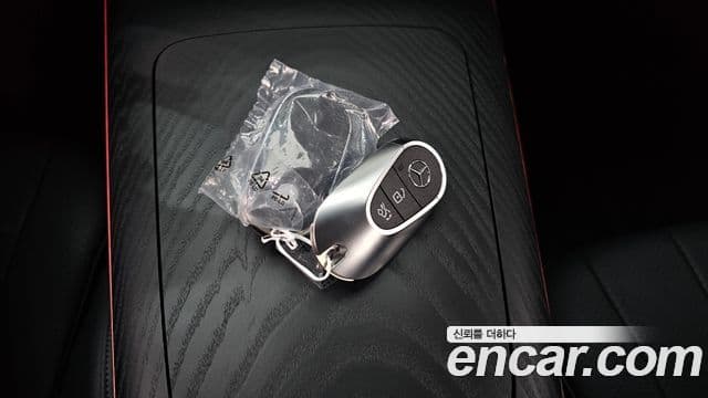 Mercedes-Benz E-Class 2025 — Photo 6/33