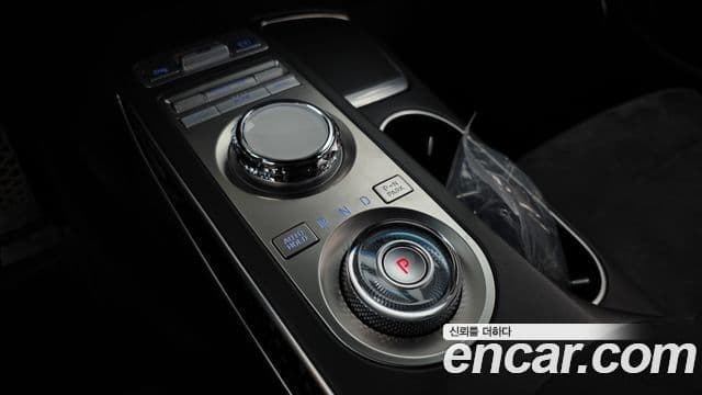 Genesis GV70 2021 — ფოტო 8/20