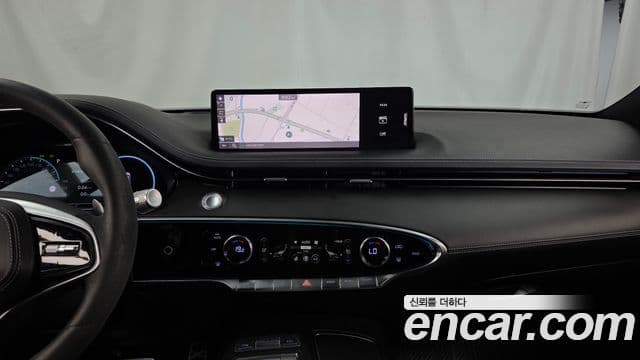 Genesis GV70 2021 — ფოტო 13/20