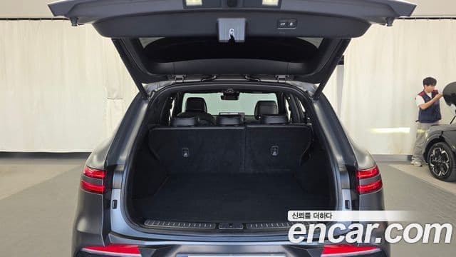 Genesis GV70 2021 — ფოტო 19/20