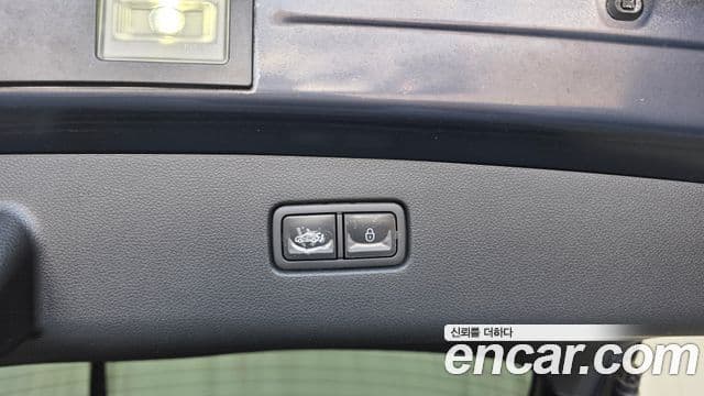 Genesis GV70 2022 — ფოტო 15/20