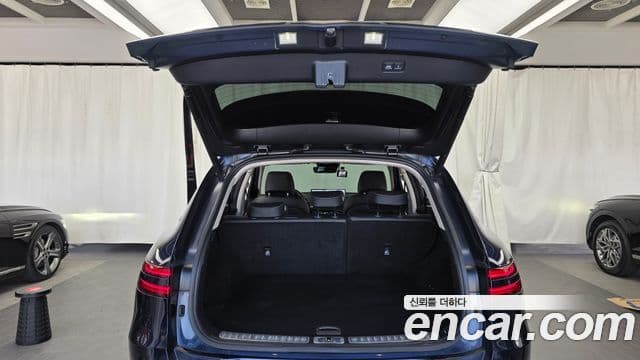 Genesis GV70 2022 — ფოტო 16/20