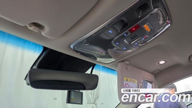 Genesis GV70 2022 — ფოტო 17/20