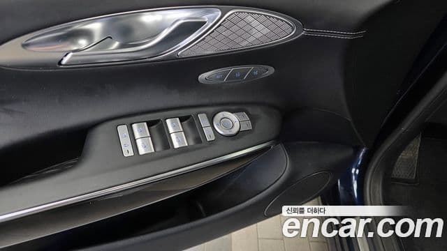 Genesis GV70 2022 — Photo 10/33