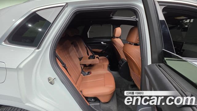 Audi Q5 2021 — Şəkil 19/20