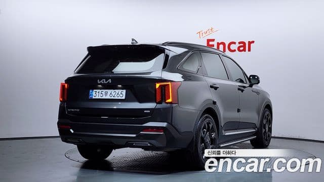 Kia Sorento 2024 — Фото 2/20