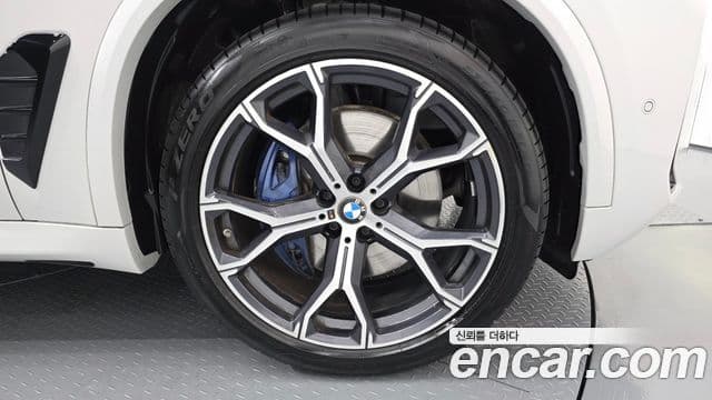 BMW X5 2025 — Photo 29/32