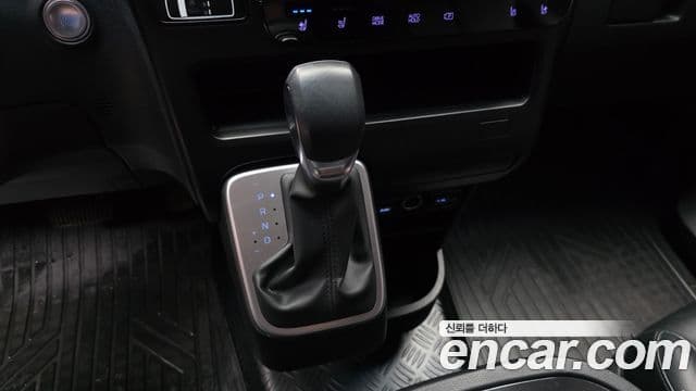 Hyundai Staria 2022 — Фото 9/20
