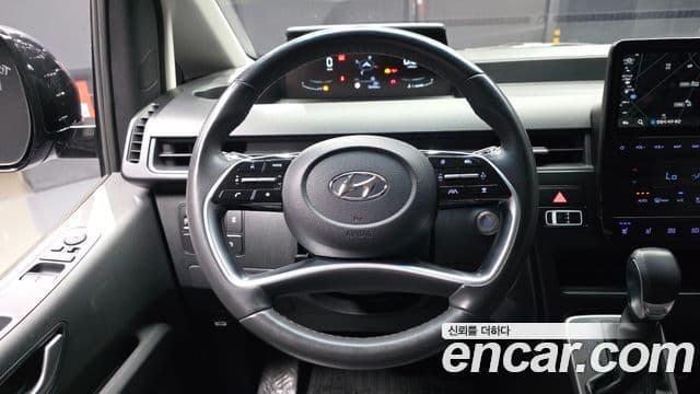 Hyundai Staria 2022 — Фото 13/20