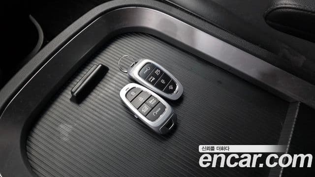Hyundai Staria 2022 — Фото 18/20