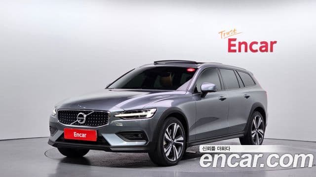 Volvo V60 Cross Country 2020 — ფოტო 1/20