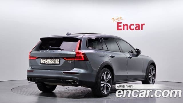 Volvo V60 Cross Country 2020 — ფოტო 2/20