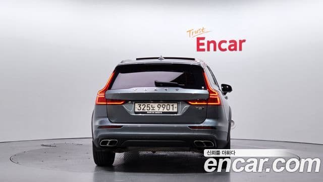 Volvo V60 Cross Country 2020 — ფოტო 4/20