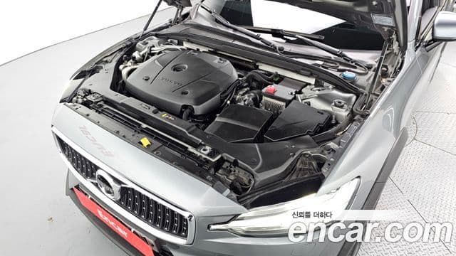 Volvo V60 Cross Country 2020 — ფოტო 6/20