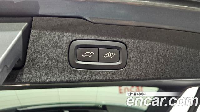 Volvo V60 Cross Country 2020 — ფოტო 15/20