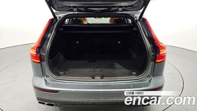 Volvo V60 Cross Country 2020 — ფოტო 16/20