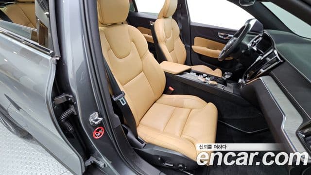 Volvo V60 Cross Country 2020 — ფოტო 18/20