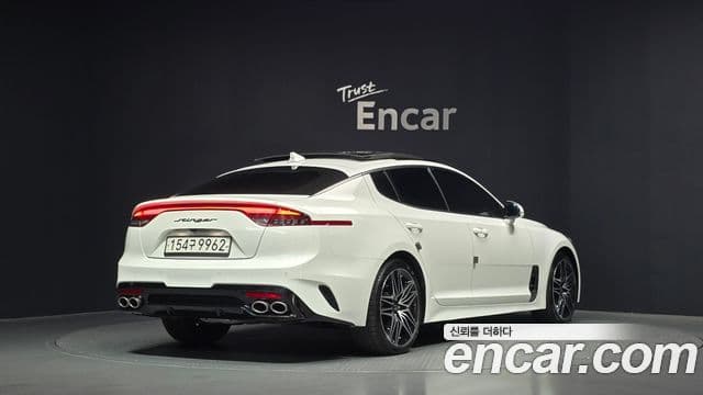 Kia Stinger 2021 — ფოტო 1/20