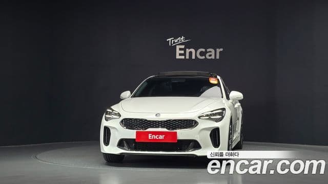 Kia Stinger 2021 — ფოტო 2/20