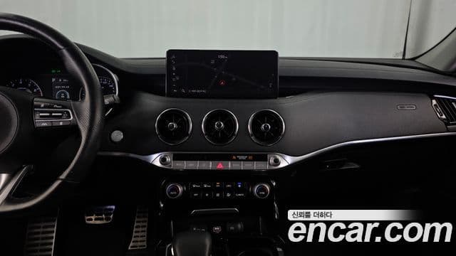 Kia Stinger 2021 — ფოტო 13/20