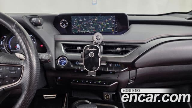 Lexus UX250h 2020 — Şəkil 14/20