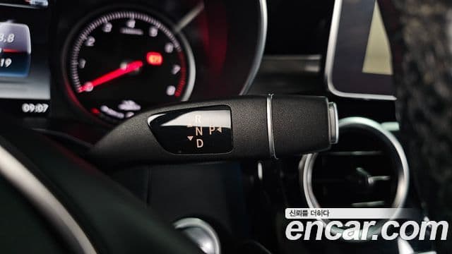 Mercedes-Benz GLC-Class 2018 — ფოტო 9/20