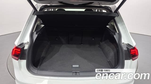 Volkswagen Tiguan 2020 — Şəkil 16/20