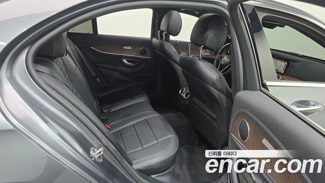 Mercedes-Benz E-Class 2022 — Şəkil 11/20