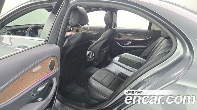 Mercedes-Benz E-Class 2022 — Şəkil 12/20