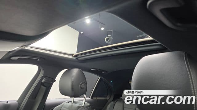 Mercedes-Benz E-Class 2022 — Şəkil 18/20