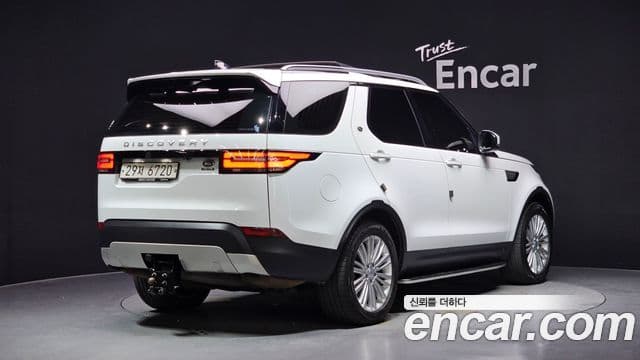 Land Rover Discovery 5 2018 — ფოტო 2/20